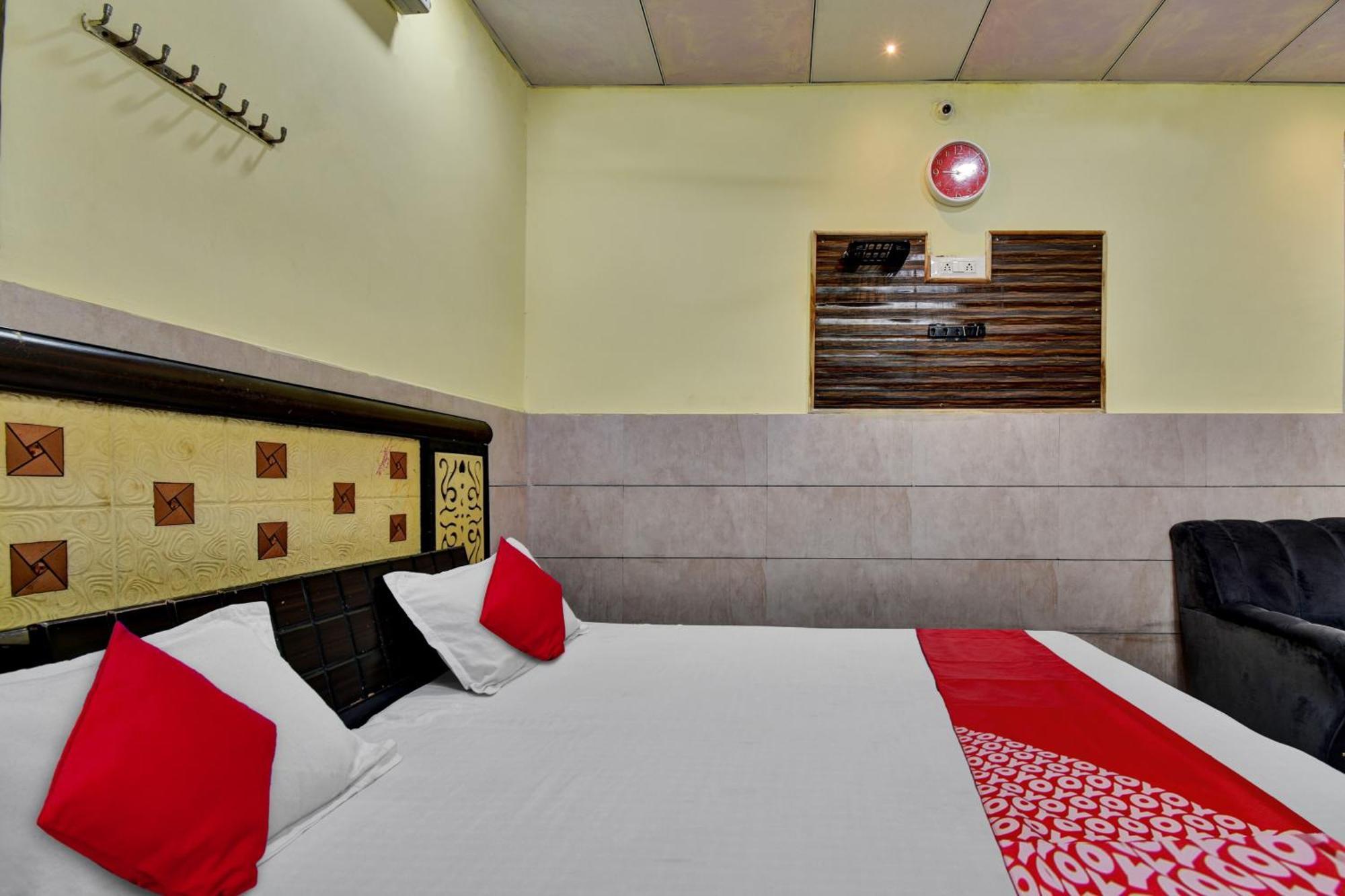 Oyo Flagship Apna Guest House Kota  Buitenkant foto